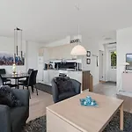 Ayo - 75m From The Sea By Interhome Daire